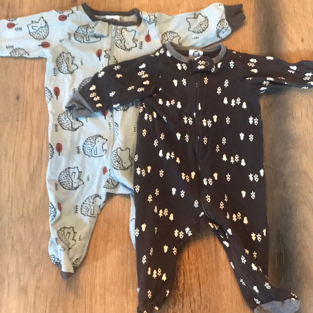 Gerber 0-3mo. Footed onesie set